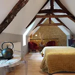 Exupere Apartment *